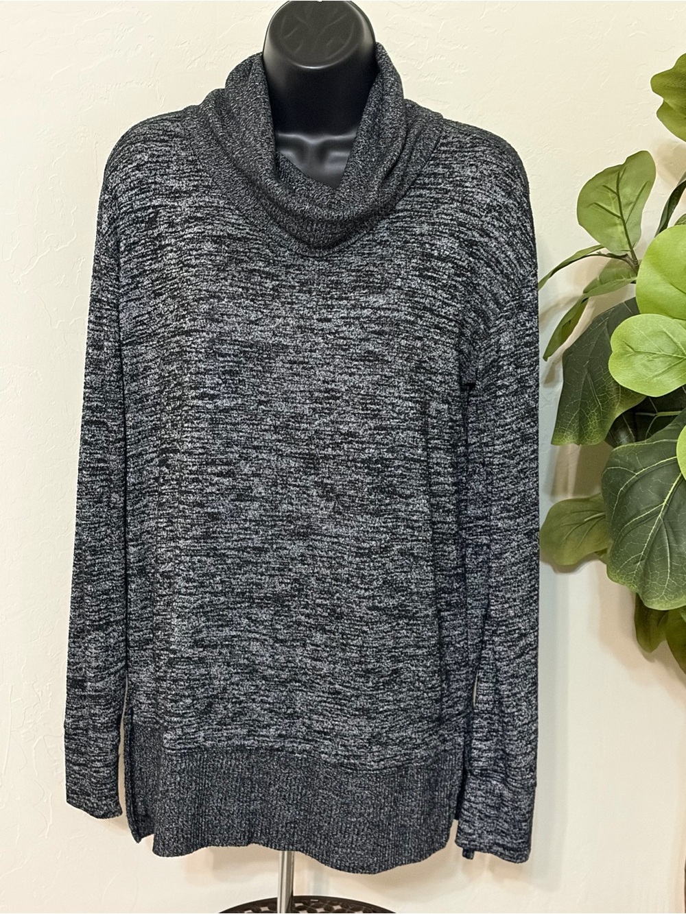 GAP Women’s Black Gray Marled Cowl Neck Sweater Size Small